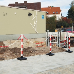 Bild GUARDA-Flex Ketten-Warnständer zum Umklappen  (1): Zum Vergr&ouml;&szlig;ern bitte anklicken
