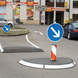 Bild GAMMA Verkehrsinsel  (1): Zum Vergr&ouml;&szlig;ern bitte anklicken