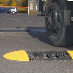 TOPSTOP Fahrbahnschwelle aus Recycling